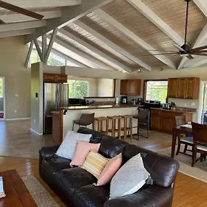 https://ocean-views-indoor-and-outdoor-brilliance.hotelsinhawaii.org