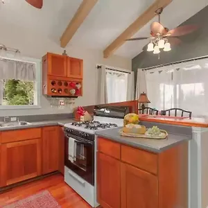https://hauoli-place-tiki-cottage-in.hotelsinhawaii.org
